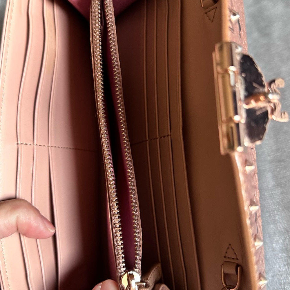 MCM pink crossbody - Picture 4 of 14